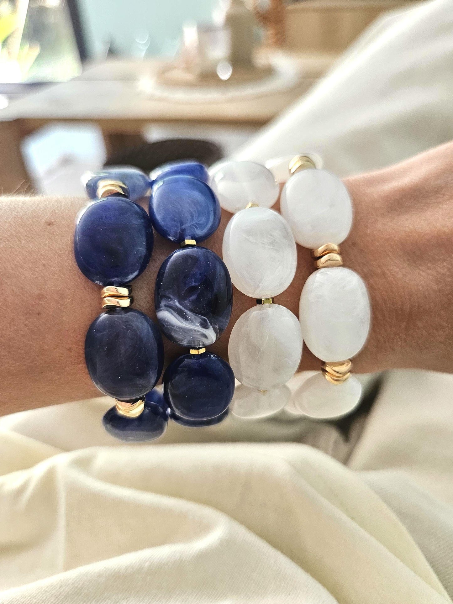 MILA | Bracelet acrylique perles ovales bleu vert et blanc
