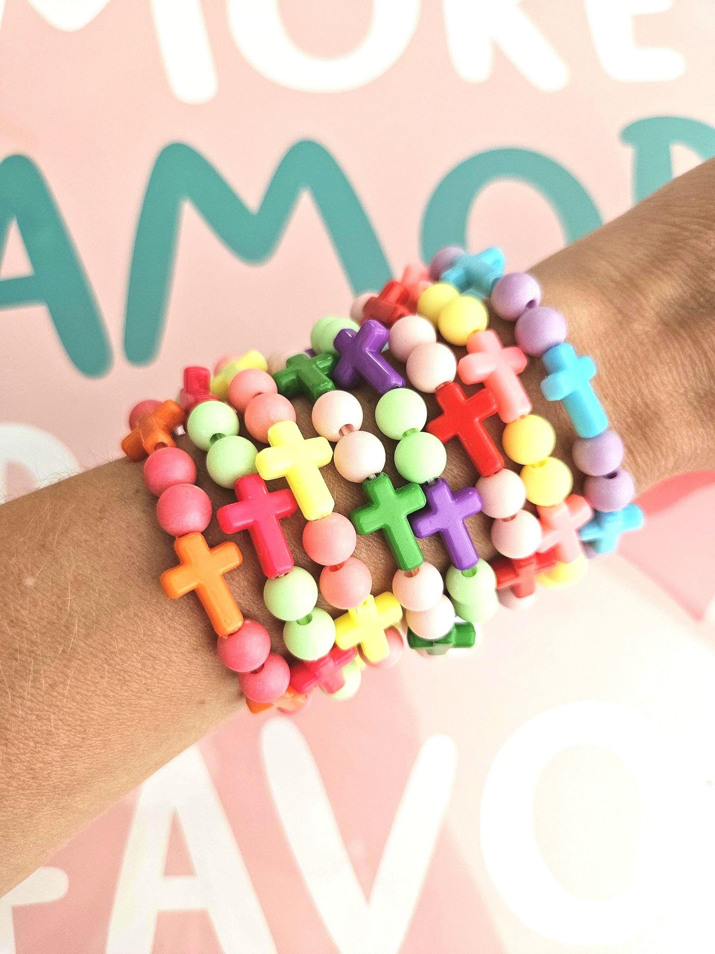 MARIA | Bracelet perles croix et rondes en acrylique