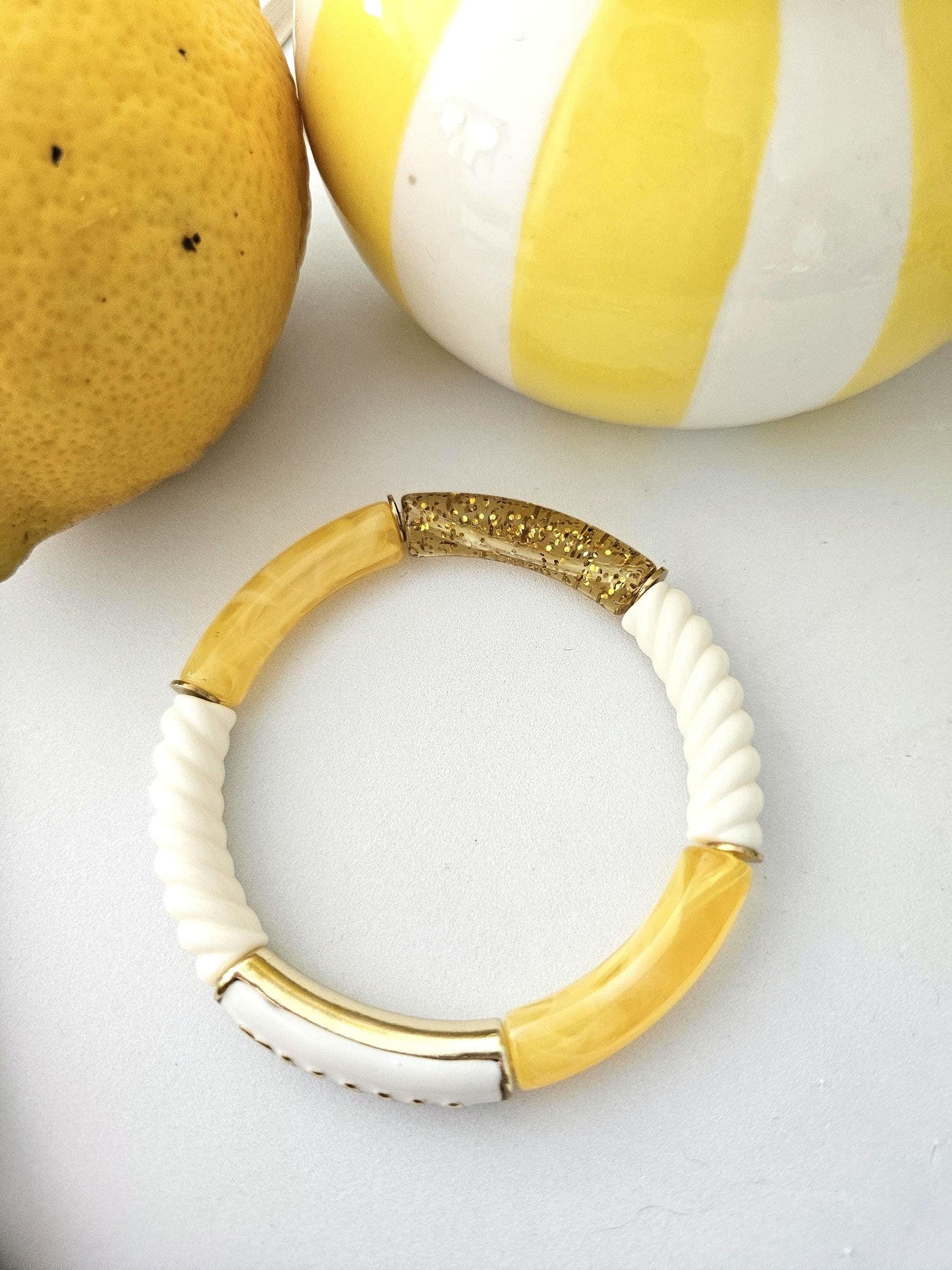 ANNA MAMA | Jonc acrylique perles tubes incurvées blanc crème jaune