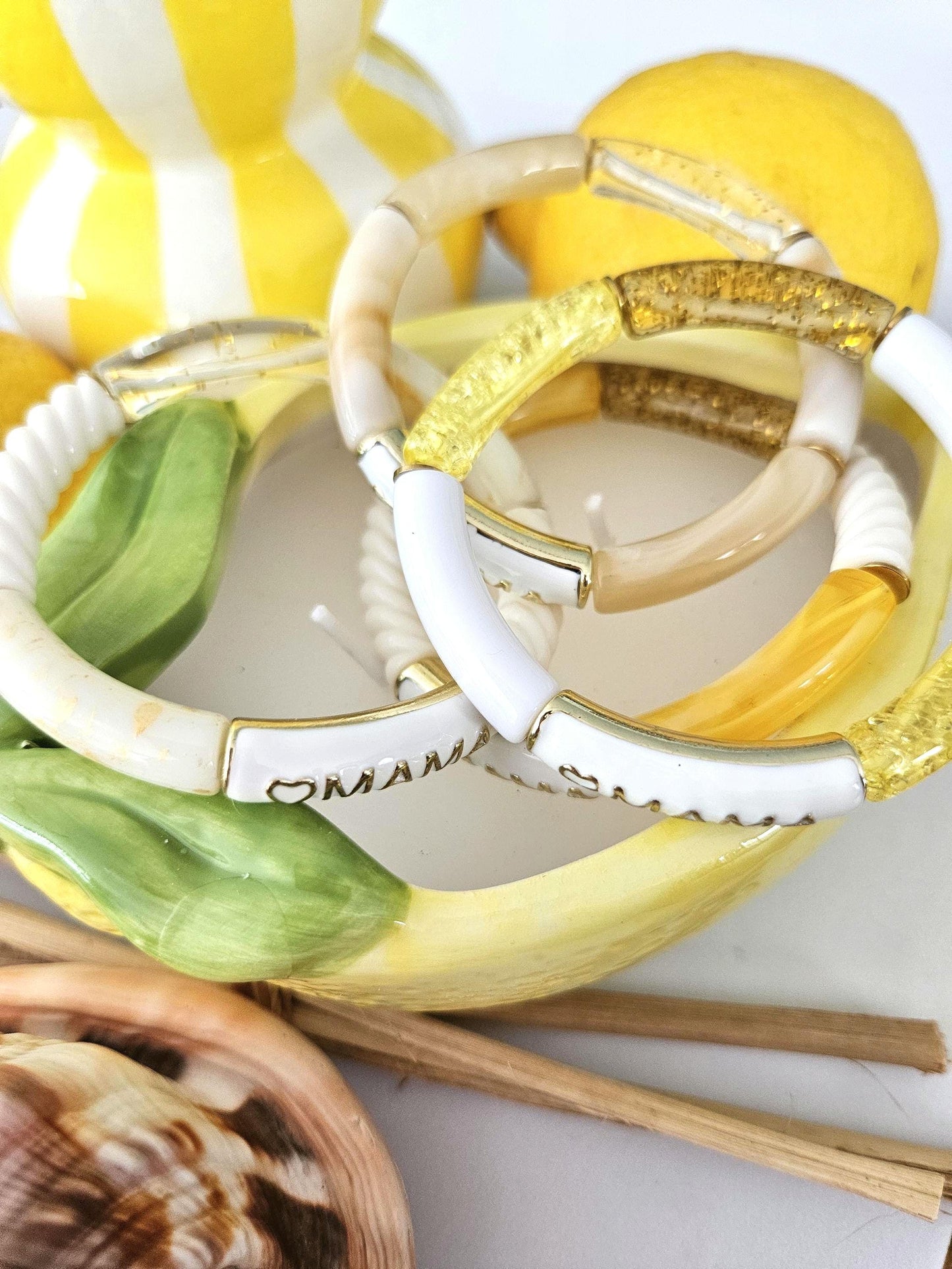 ANNA MAMA | Jonc acrylique perles tubes incurvées blanc crème jaune