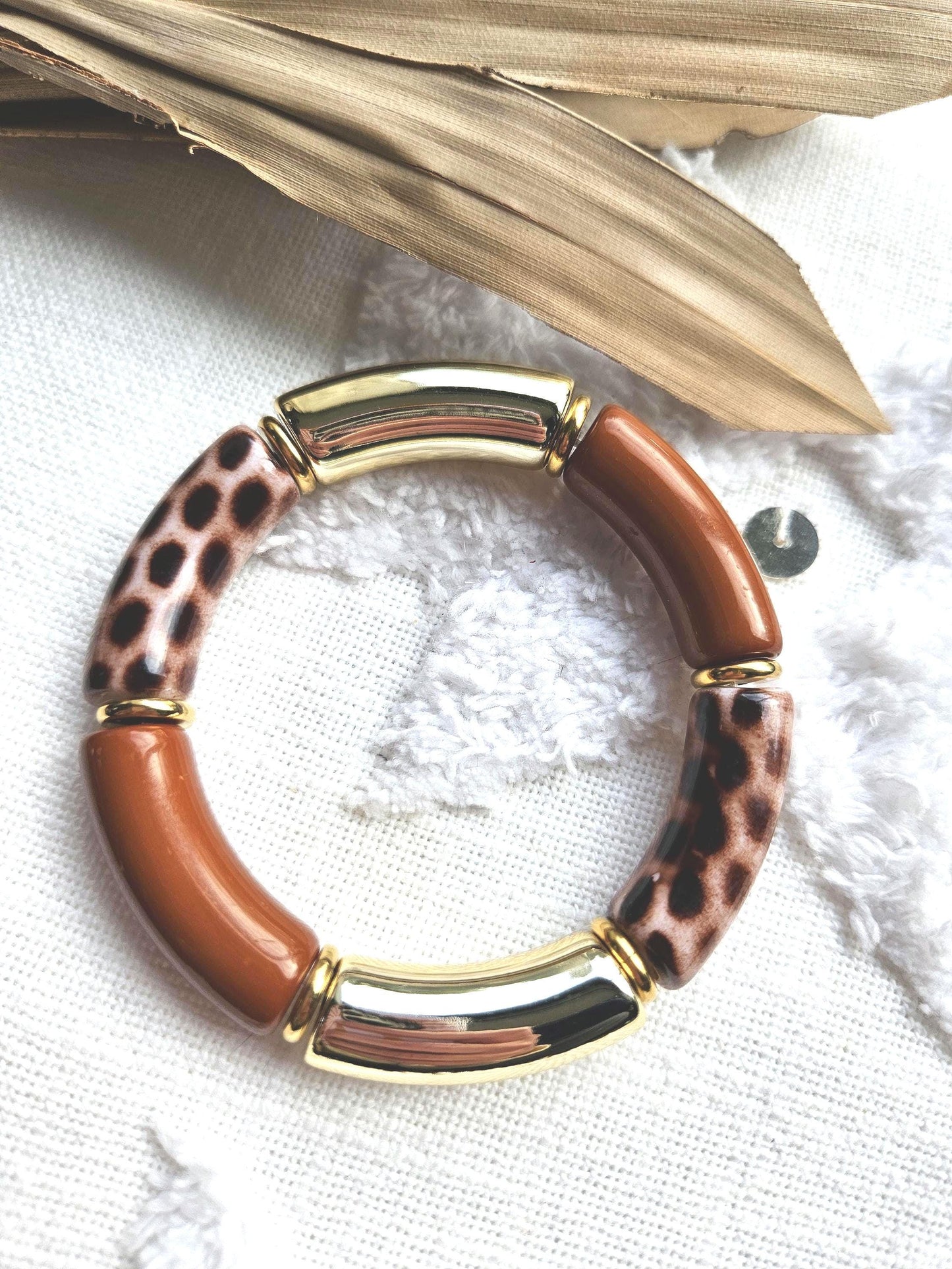 ANNA | Jonc acrylique perles tubes incurvées | Maxi Caramel Leopard